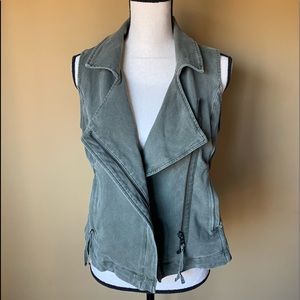 Marrakech green vest